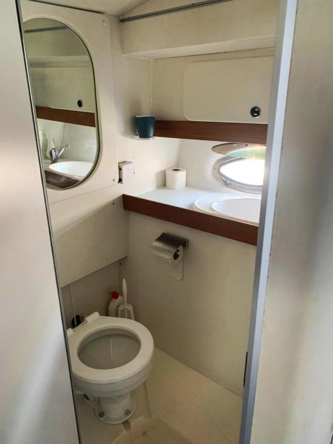 Cozy Private Two Rooms Yacht In Barcelona With Free Parking Sant Adria de Besos Exterior photo