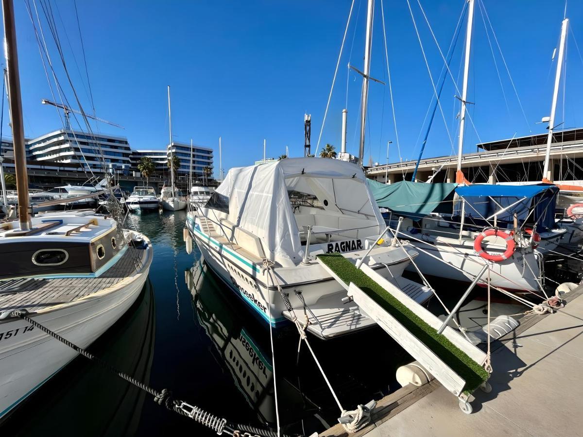 Cozy Private Two Rooms Yacht In Barcelona With Free Parking Sant Adria de Besos Exterior photo